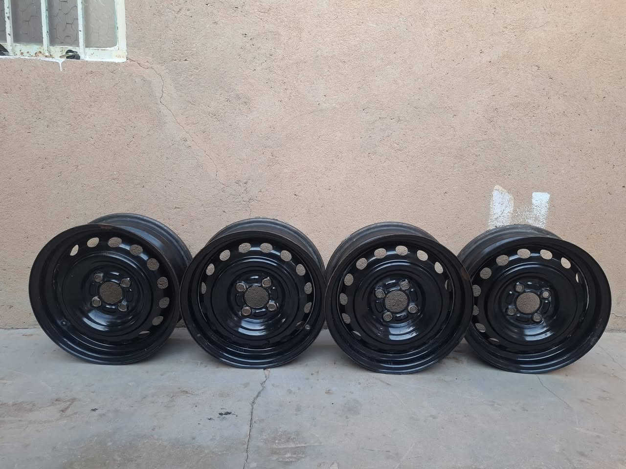 للبيع تخم ويل حجم 14 اربع براغي السعر 120 الف وبي مجال ***********
