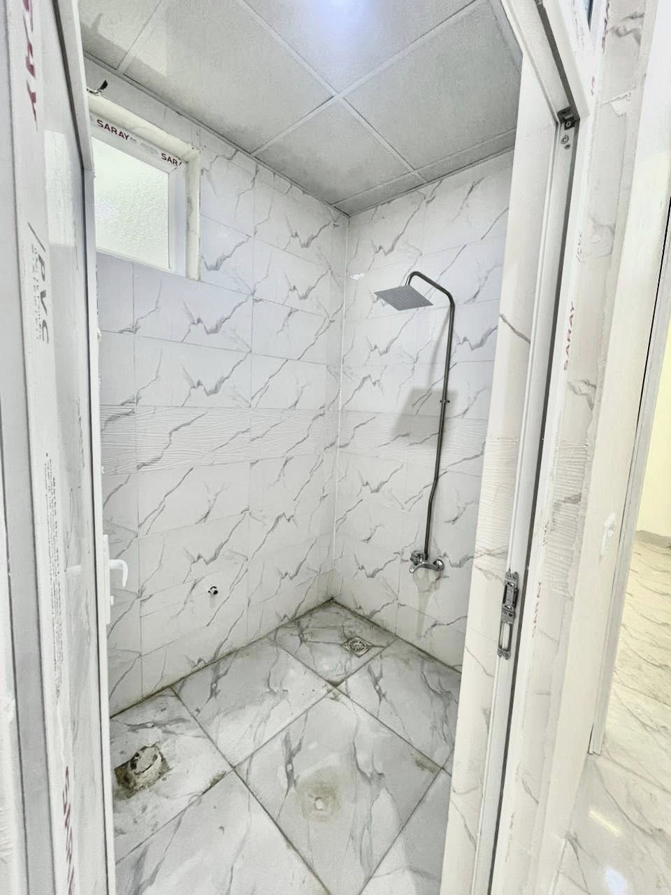 🔥 🔥 🔥 بيع سريع 🔥🔥🔥 
بيتين صفر للبيع في دروازة كركوك 
١٠٠متر 
دكت مبردة كامل و سقف مغربي كامل 
كراج سيارة 
مرافق خارجى 
غرفة استقبال 
هول 
مطبخ 
مشتملات 
غرفة نوم 
للاستفسار 
***********
