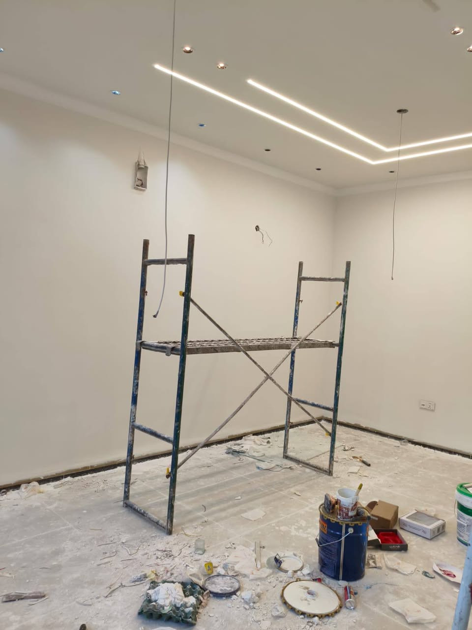 صباغ  ديكورات طلس داخلي +خارجي واجهيات تصليح الرطوبه الغاء السيراميك فوم تركي +فلين  مكاني الحله وشغلنه جميع المحافضات للتواصل اتصال او وات ساب ***********
