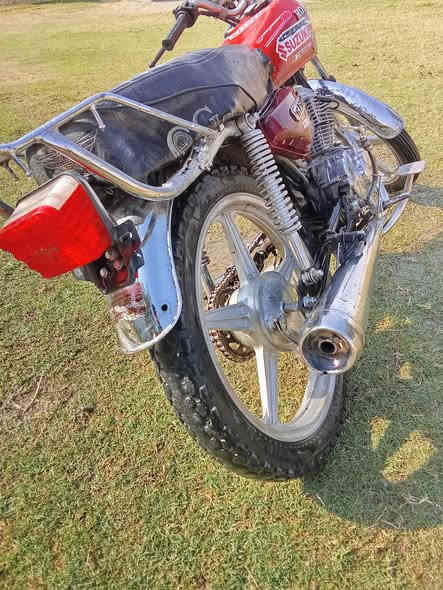 السلام عليكم 
ماطور روبر18 نضيف كلشي مايعوزو كهربائيات شغالة 
السعر 200
المكان اجحلة
***********
