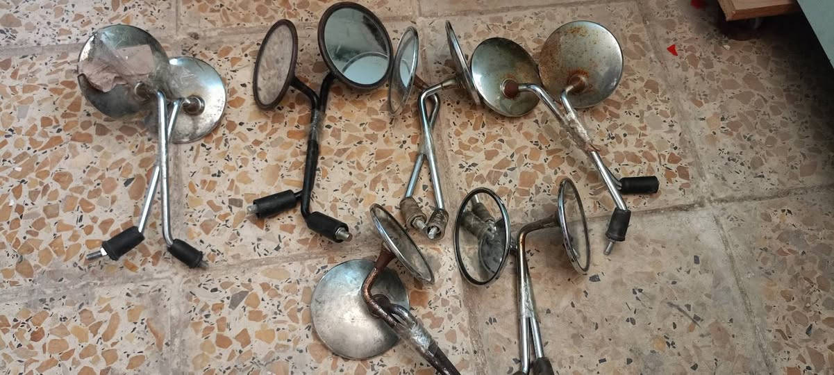 مرايات اصلي  بوليسي  تفصيخ سعر زوج 20
مرايات نيكل اصلي تفصيخ سعر زوج 15
مرايات نكنس   تفصيخ سعر 15
مكان حي عامل بغداد ***********
