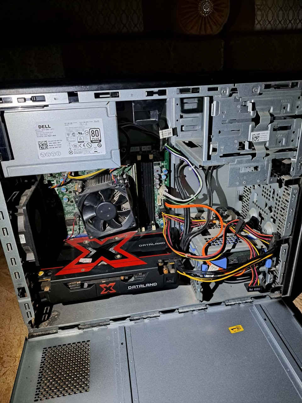 السعر/1600معاش با 1700✅

اتشغل جي تي اي حياه واقعيه أموره طيبه ✅
للبيع PC شغال أموره 10/10 🔥
المواصفات:✅
معالج: Intel Core i5 الجيل 4✅
كرت شاشة:rtx580✅
رام: 8GB DDR4✅
SSD: 240GB✅
✅ مناسب للألعاب والشغل اليومي
✅ الأداء ممتاز والجهاز شغال بدون مشاكل

السعر /1600معاش با 1700 وكن تبيه كمل بي الموس والكبورد وسماعه وجي تي اي حياه واقعيه نزل فيه هي اسلن معه عولته كله بي خيوطه  والعاب طوال ركب بس بي سعر حرق 🔥🔥2500✅
للتواصل /0943899282✅


**إذا كنت صاحب هذا الإعلان وتريد حذفه لأي سبب، رجاءا أرسل رسالة إلى الدعم الفني**