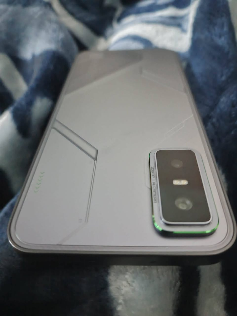 📱 انفنكس GT 30 Pro
🔹 مستعمل نظيف جداً
🔹 كامل الملحقات ✔️
🔹 الذاكرة: 256GB
🔹 الرام: 12GB + 8GB رام افتراضي
🔹 المعالج: Dimensity 8350 Ultimate (وحش فئة الألعاب)
🔹 PUBG / COD / Fortnite يشتغل 120 فريم ثابت 🎮
🔹 الشاشة: AMOLED
🔹 الحجم: 6.78 إنش
🔹 التردد: 144Hz
🔹 الكاميرات:
  📸 108MP + 8MP
  🤳 13MP
🔹 البطارية: 5500mAh
🔹 الشحن:
  ⚡ 45W سلكي
  ⚡ 30W لاسلكي
🔹 إضاءة خلفية RGB Gaming 🔥
🔹 شفتات  للألعاب 🎯
🔹 سماعات ستيريو 
 مراوس ب ايفون 13برو ماكس


**إذا كنت صاحب هذا الإعلان وتريد حذفه لأي سبب، رجاءا أرسل رسالة إلى الدعم الفني**