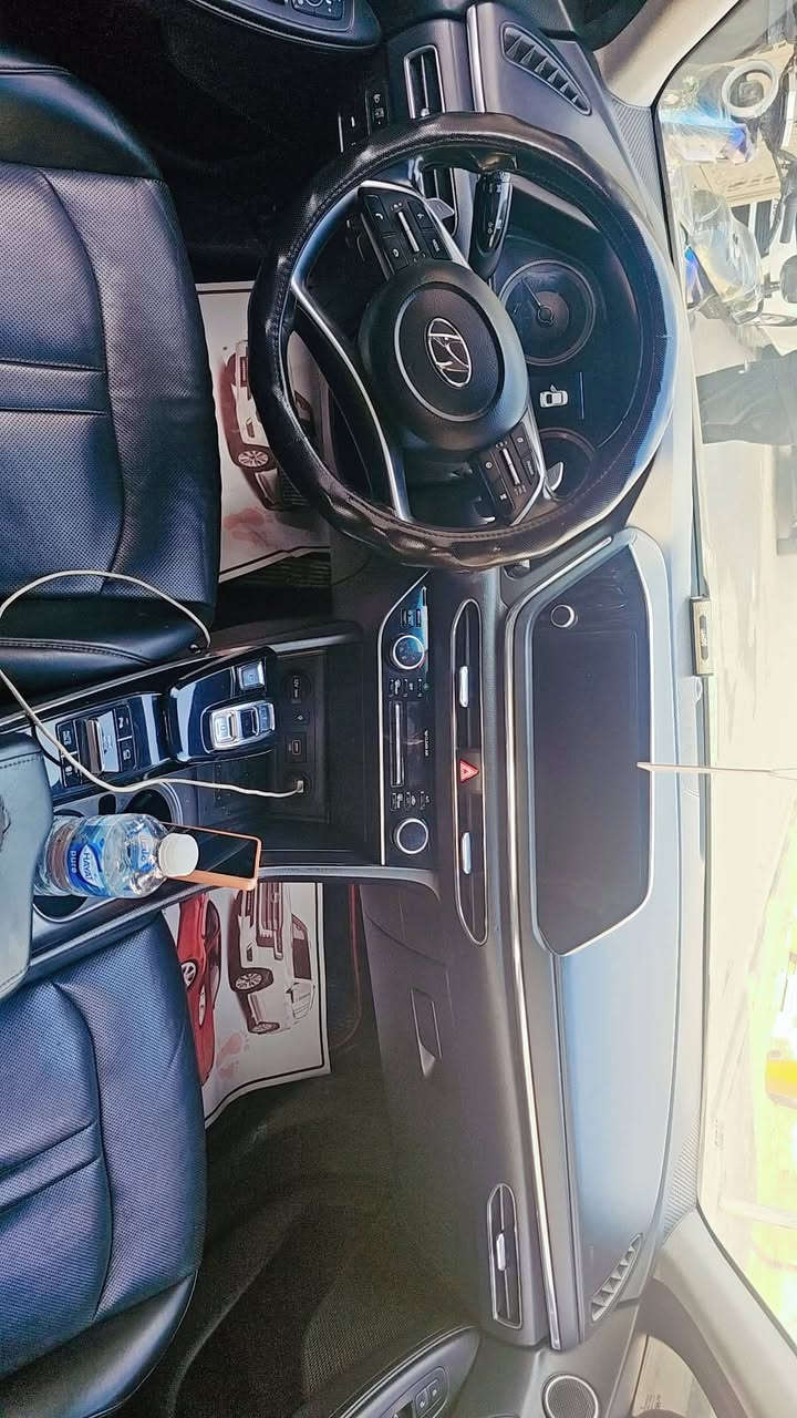 السلام عليكم سوناتا 2022 كوري اصل كلين فول عده الفتحه  محربغداد زعفرانيه محرك.2500المرغوب        ***********
