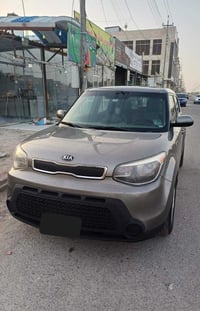 كيا صول وارد أمريكي  موديل ٢٠١٦ ماشية ٧٩  محرك 1600 ما بيها ضربه من ال...