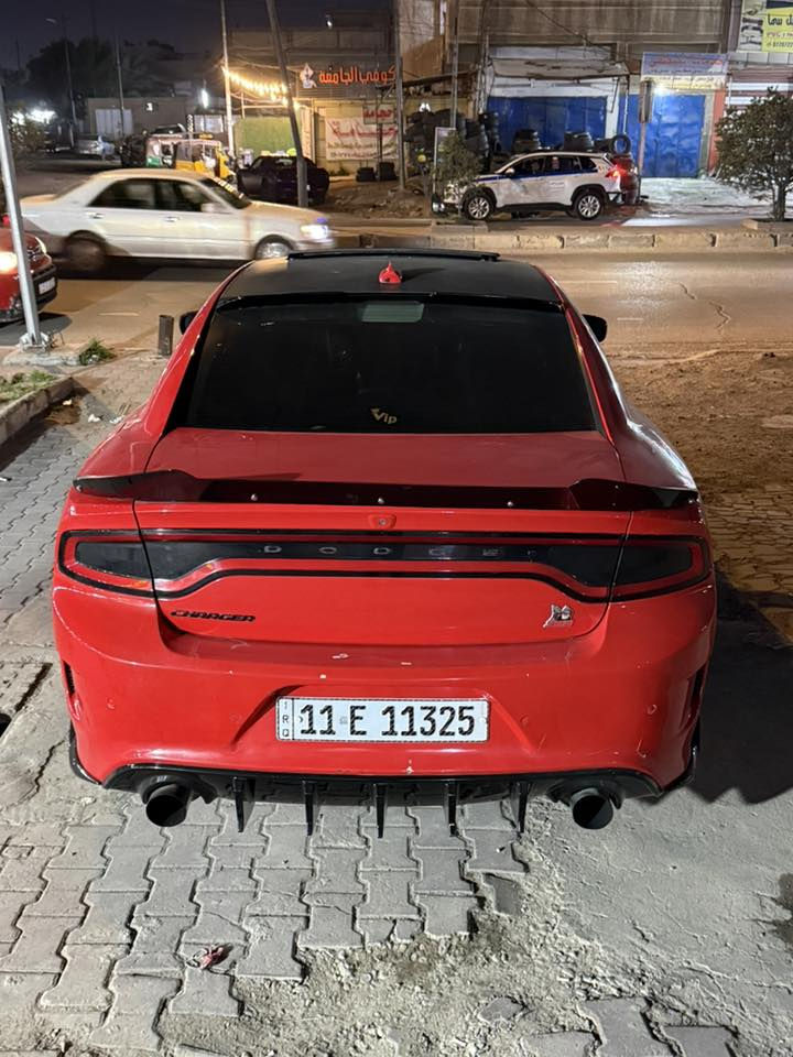 السلام وعليكم
جارجر 
موديل ٢٠١٥
لون احمر 
السياره RT 
فوول فتح 
جلد 
شاشه 
جبيره 
السياره بيها موصفات هواي 
بيها صبغ ثلالث قطع 
السياره كلش حلوه 
مكاني بغداد الشعب 
السعر ١٨٥ وبيها مجال 
***********
