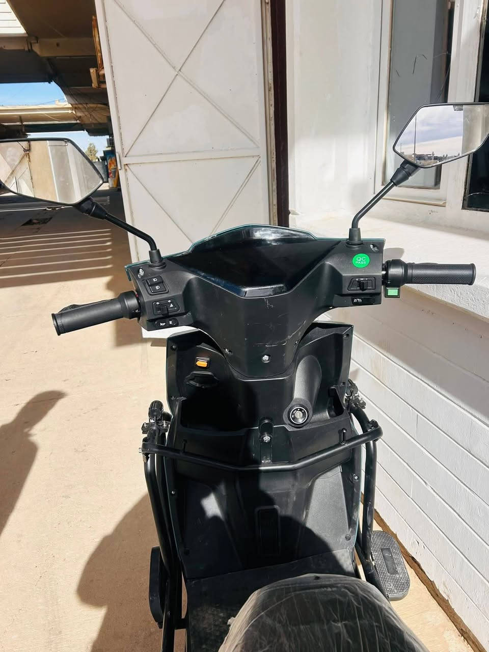 دراجة كهربائية سبورت – شكل ناري وأداء قوي! 🔥
إذا تريد وسيلة نقل عملية، اقتصادية وبنفس الوقت شكلها فخم ومميز 👌
⚡ تعمل على الكهرباء – بدون صرف بنزين
🔋 بطارية قوية تدوم مسافة ممتازة
💡 إضاءة LED أمامية عصرية
🛵 تصميم رياضي جذاب
🧳 بيها صندوق خلفي للتخزين
✅ مناسبة للدوام، التوصيل، والمشاوير اليومية
حالتها ممتازة وجاهزة للاستخدام 👌
📩 للحجز والاستفسار راسلني عالخاص
📍الموقع: البغدادي 
***********
