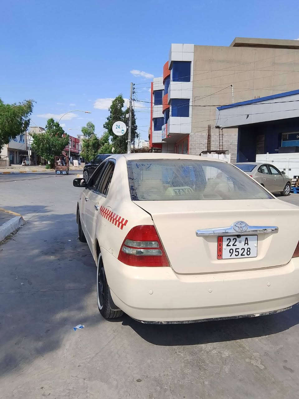 کڕۆلا تەکسی ٢٠٠٤ گێر تۆماتیک 
گێر مەکینە و تەبرید وکارەبایی بێعەیبە،شاشە ئایپادە
هەزەوسەنەوی نوێیە تا مانگی١٠ی٢٠٢٩
تاقم تایەیی نوێیە 
سعری 100و معمەلەیەکی کەم.***********
*********** كويسينجاك, أربيل
