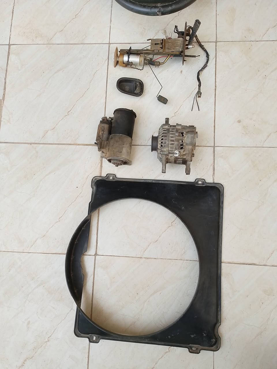 أغراض كيه أسبورتج للبيع مكان بابل الاتصال *********** ***********
