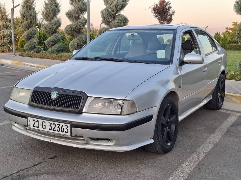 بە ناوی خوای گەورە و میهرەبان ❤️
🚘 ئەم سەیارەیە بۆ فرۆشتنە
جۆر: شکۆدا صاڵۆن
مۆدێل: 1998
گێڕ: عادی
مەکینە: بێ تۆربۆ، مەڕغوب
گێڕ و مەکینە: بە شەرت
ڕەقەم: سلێمانی، سەنەوی تازە تا ساڵی 2028
تەحویل: غرامە بڕاوە، بە شەرت
کارەبا: کامل مەزبووت
دۆخی سەیارە: ماڵی دۆستە، تەنووتۆڵە و پارێزراو
💰 نرخ: 27 گەڵا
📍 شوێن: سلێمانی
📞 ژمارەی پەیوەندی:
***********
***********
🙏 تکایە، ئەگەر موشتەری نیت، سەرمان مەیەشێنە.
🤝 خوا ڕزق لە فرۆشیار و کڕیار زیاد بکات. السليمانية, العراق
