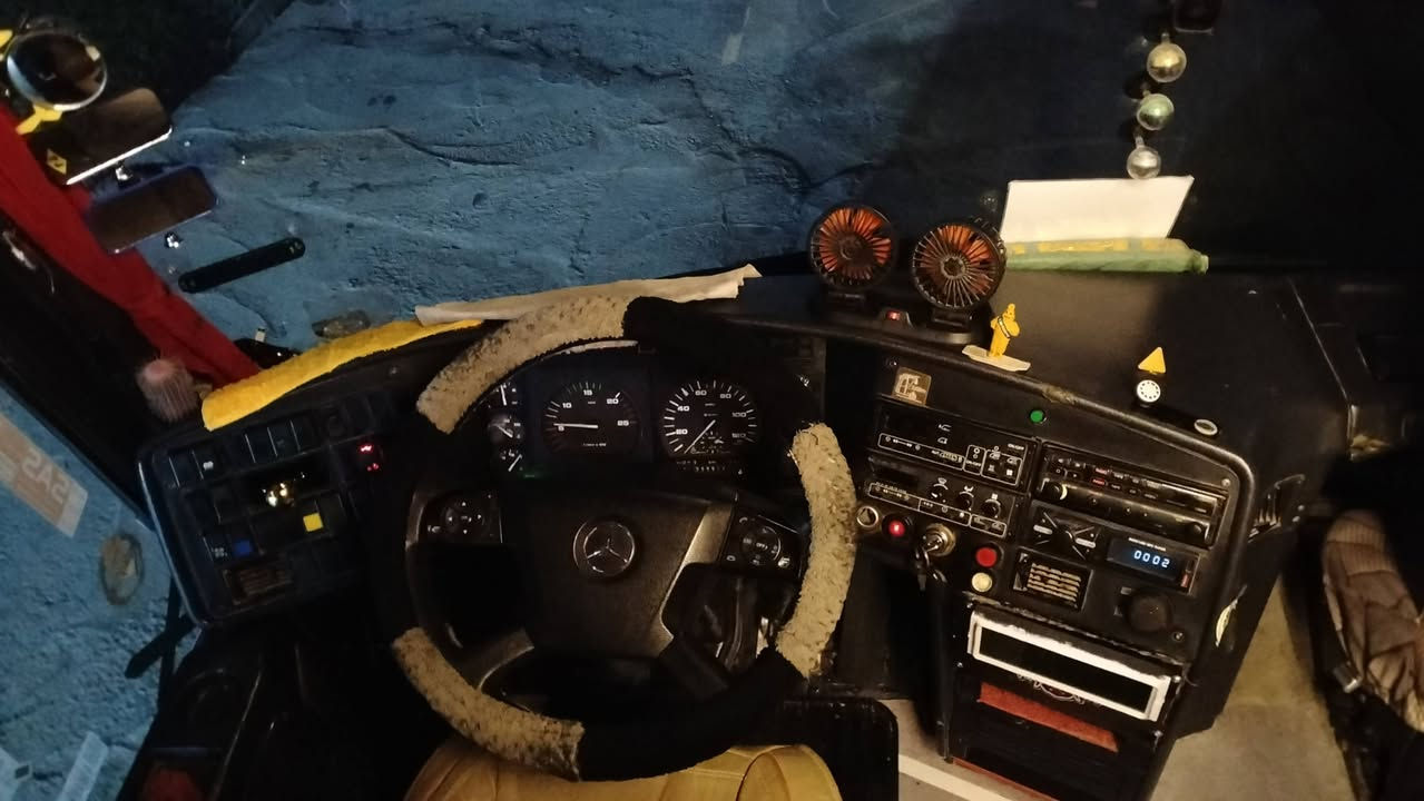 السلام عليكم الفينيه للبيع قايش واحد اتصال ***********
