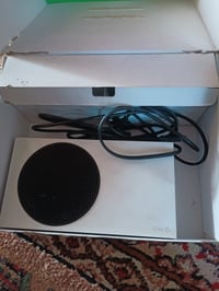 اكس بوكس سيريس S • نضيف • كرتونته كاملة