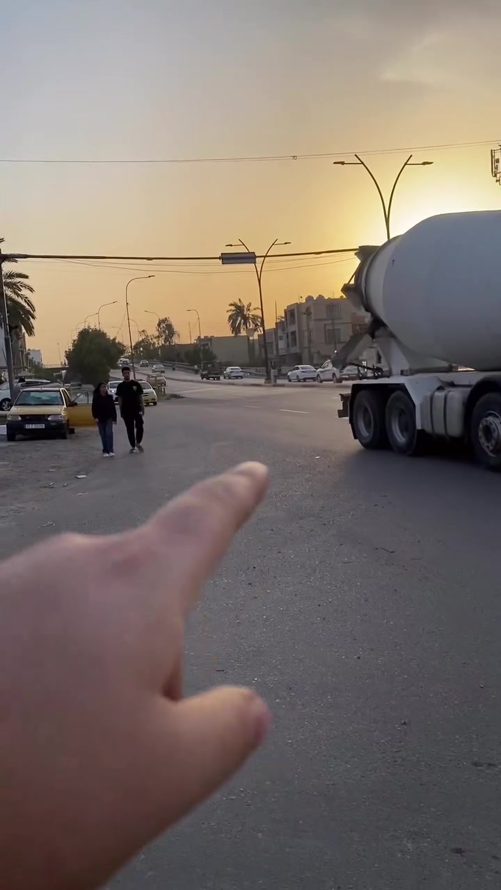 قطعة ارض للبيع المساحه 220 متر واجهه 8.5 قطع من دار العنوان صليخ نزلة الجسر ال 400 المربع الذهبي للاستفسار يرجى التواصل على الرقم ***********
