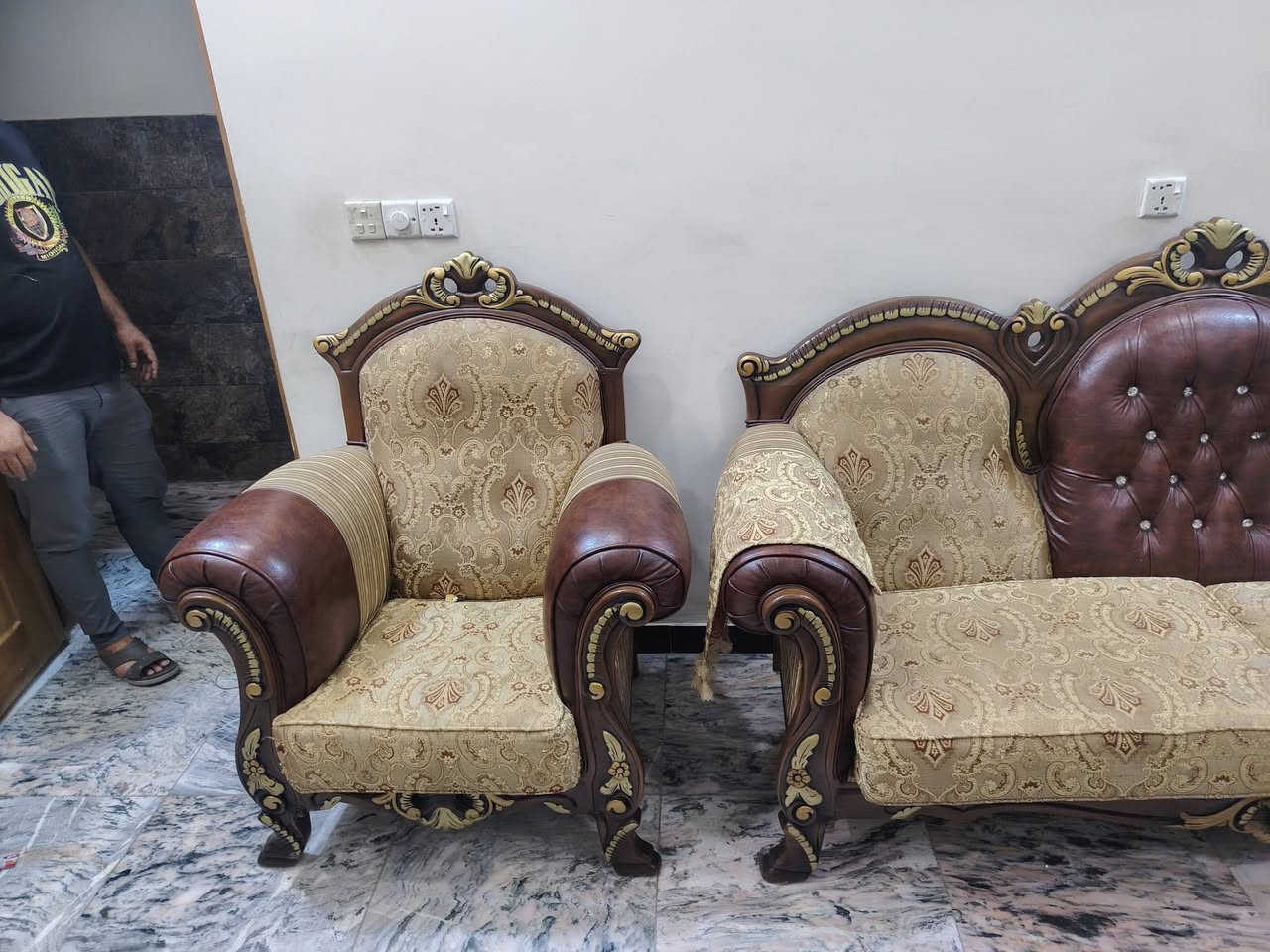 تخم ملكي جديد اي ضرر ما بيه السعر مليون و 300 بغداد *********** واتساب

