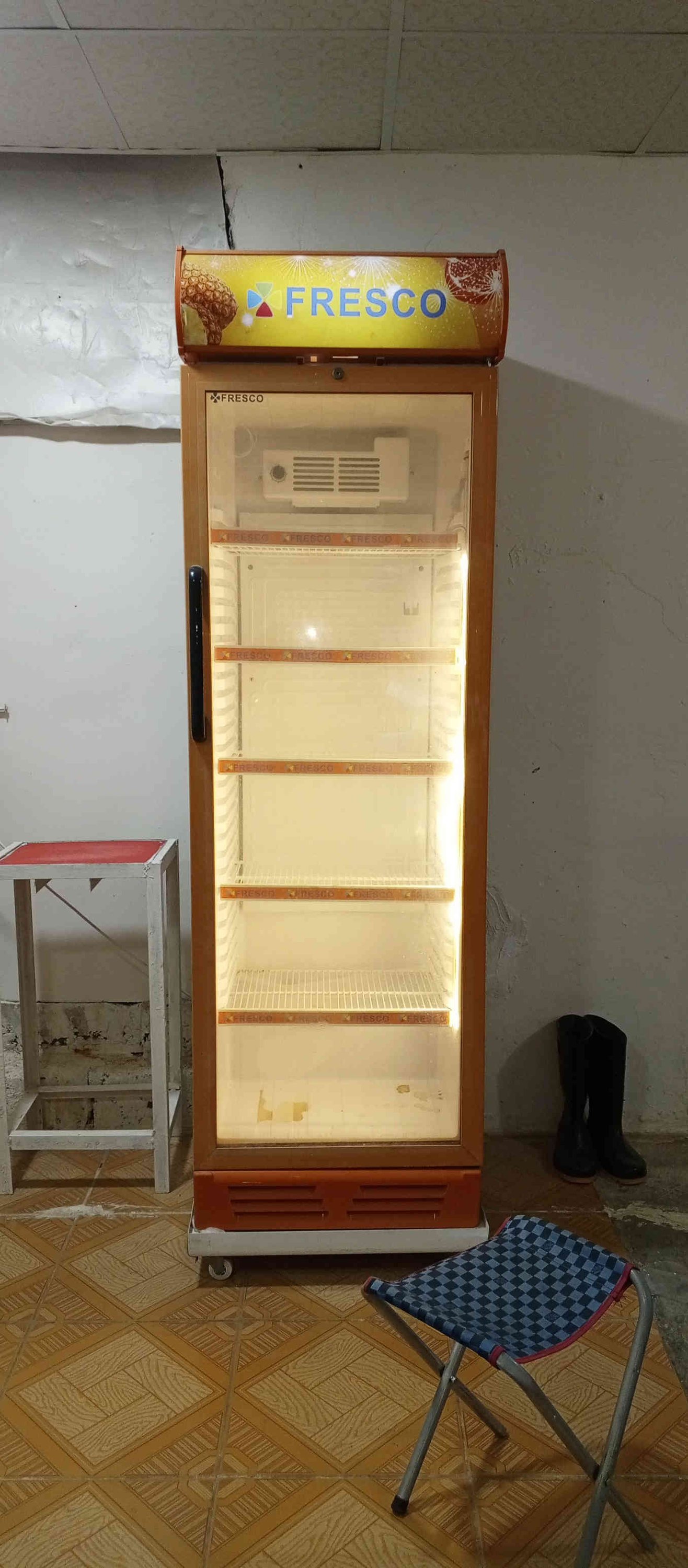 ئه شياي دووكاني مريشك چاكردنم هه يه بؤ فرؤشتن كه م به كارهاتوون كامل دووكانيكي حازره له هيچي كه م نيه
تيبيني له هه لبجه ي شه هيدم 
***********
واتسئاپي له سه ره گه ياندنيشم هه يه به گويره ي توانا
