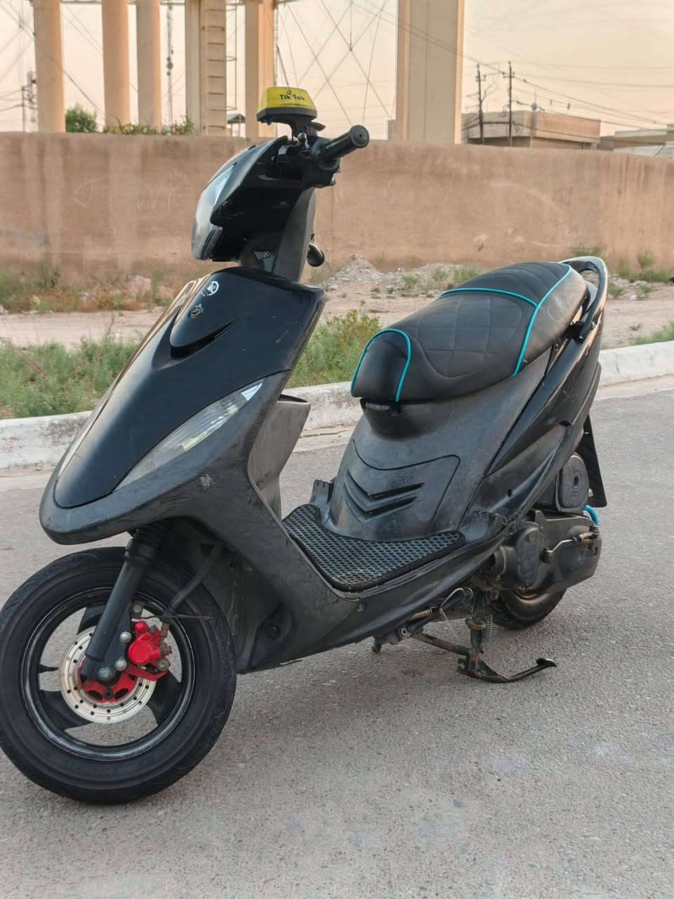 "سلام عليكم.ٍ ماكس عدلة للبيع
دراجة كله بلادية من طول للطول 
مكينه مكفوله من كلشي برغي ما مفتوح بيه (بلاديه) ختم واحد ويا المكينه 
دراجة كهربائيات شغالة كلها شلع 
بريك امامي خلفي 
لايت عالي ناصي اشاير سكن كله شغال  
نكرة سلف. هندر كله شغال. 
دراجة خرسة   ماينسمع صوته 
 السعر.. (700).. وبيها مجال حك الجية
العنوان/ بغداد المحموديه 
 اتصال *********** 
***********"...
