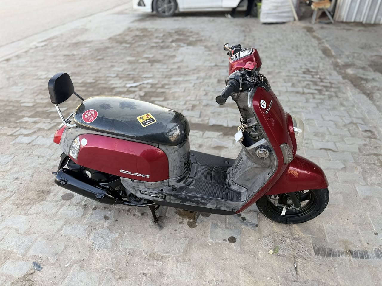 سلام عليكم ماكس بوليس للبيع موديل 2010دراجه جديده مكينه مامفتوحه ختم واحد ويه المكينه دراجه نوزل حلوه وناعمه السعر900 وبيها مجال مامتواجد عل النت اتصل وبيك خير ودلل***********
