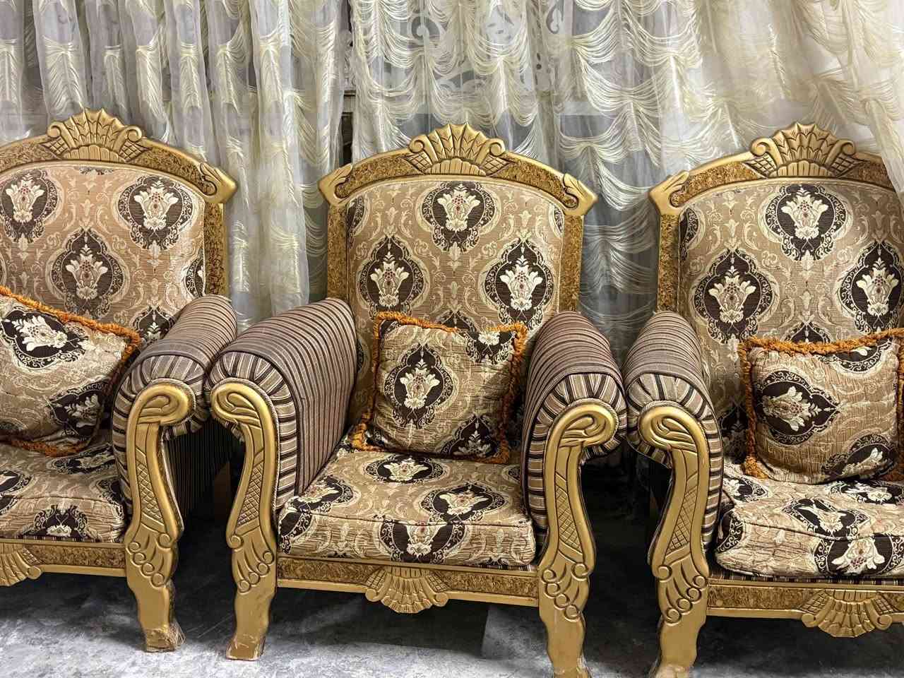 بغداد الشعب مكلفة بالنشر يريدة يتصل ع هذه الرقم ***********اربع كراسي نظيفات كلش بغداد, العراق
