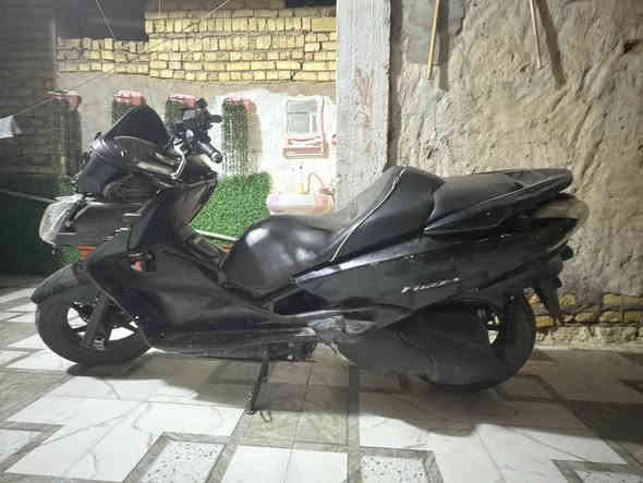 دراجه فورزه صفر عشره 0/10للبيع جاهزه وشغاله مكينه مكفوله غراضه موجوده والكفرات موجودات نقصهن بس الغود الاماميات 
المكان ميسان قضاء الميمونه 
رقم الهاتف ***********
السعر ٧٥٠
