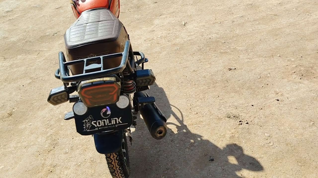 السلام عليكم دراجه سيفان 5 كير موديل 25 تتحكم بيهه من بعد على بصمه الدراجه نظافه  فول  الدراجه مكفوله الشاشه الكتروني السعر خاص مكاني حله قضاء الكفل اللي يريد يراسلني على هذا الرقم بالواتساب ***********
