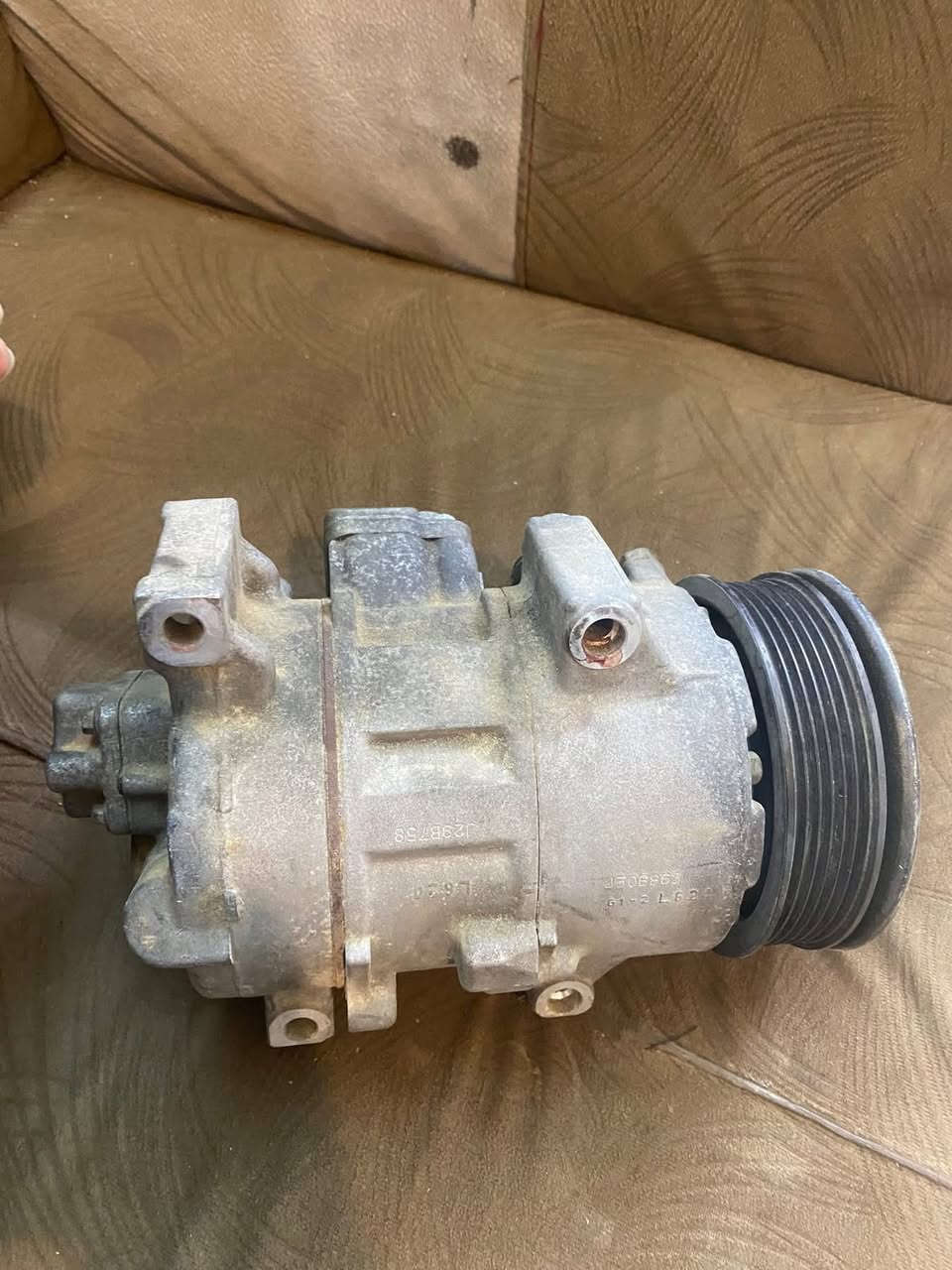 سلام عليكم عندي كمبريسر مال كورلا يرهم من 2008 لل 2013 مال تفصيخ حاويه اشتريته لسيارتي و بعتها ما شديته مكاني كركوك سعر 150


**إذا كنت صاحب هذا الإعلان وتريد حذفه لأي سبب، رجاءا أرسل رسالة إلى الدعم الفني**
