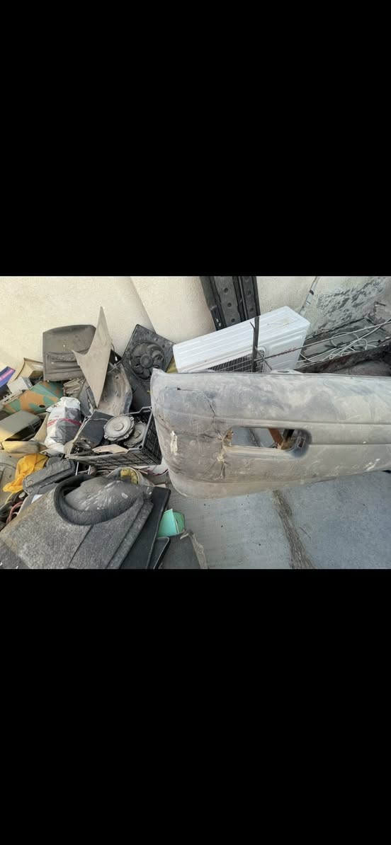 سلام عليكم غراض للبيع مكاني بـغداد *********** توصيل ماكو
