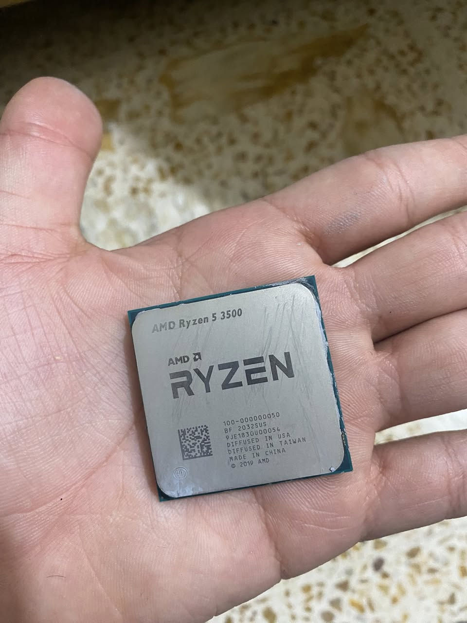 ارد 
1 
Tb hdd 
Ssd 128
Power splay 550w
R5 3500 
كيس فارغ ويانه ست اربع فانات اعلى اسعر او خلي سعرك


**إذا كنت صاحب هذا الإعلان وتريد حذفه لأي سبب، رجاءا أرسل رسالة إلى الدعم الفني**