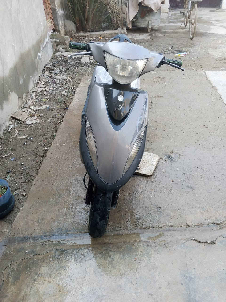 ماكس عدله مكينه بلاديه ناقصها فقط سلف كلها بلاديه كفرات ختم واحد السعر 650 بيها مجال كلش قليل 
بوليس نوزل 2012 دراجه كلشي ما ناقصها بيها سستم سماعات دراجه كامله مكمله السعر خاص *********** المكان بعقوبه مدخل الرحمة
