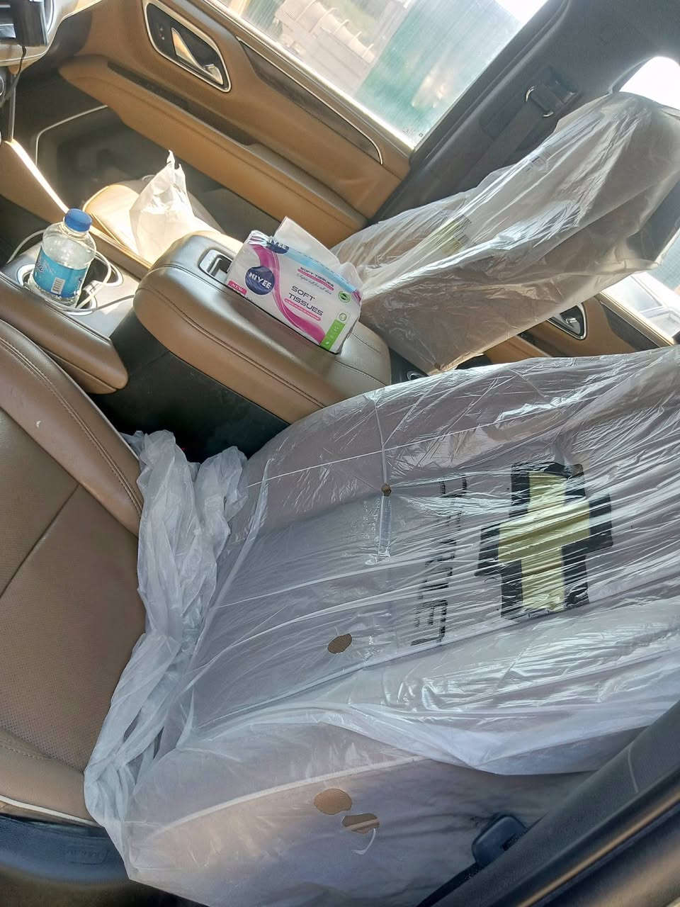 سلام عليكم للبيع تاهو موديل 21ابرميره فول موصفات خليجي كفاله عامه فتحه كشنات مساج 4شاشات دوسات كهرباء فول واحد عله واحد السعر 5وعشره 5شدات و10وبي مجال حك الجيه مكان السياره بغداد ابو غريب ***********
