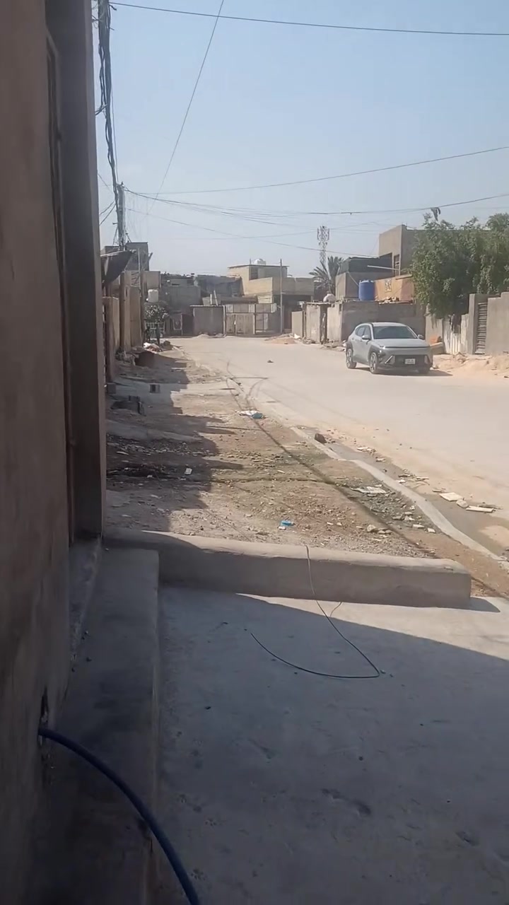 سلام عليكم
بيت معسكر خوان
موقعه جدا راقي قرب صوره الأمام علي 
شارع مو فرع عريض وتبليط 
المنقطه الي عبالك مو زراعي طابو نضاميه وحلوه 
البيت 81 متر بناء جديد مجاري جديده عالي عن الشارع
والطربه انصه من البيت وشغل مرتب 
وخارطه نفه والفيديو بي توضيح 
بيت يرادله صب سقف 
وتبقه الشغلات الخفيفه كهرباء وصحياات 
وبياض هذن الشغلات يكمل فلس ونص 
بيت حلو وكال عائله مرتبه وتربه على ذوقه 
التواصل على ارقام 
اني صاحب البيت مودلال  ويقطك 
لا عمي اني صاحب البيت والسعر 
والتفاصيل الرقام التاليه
***********
***********
