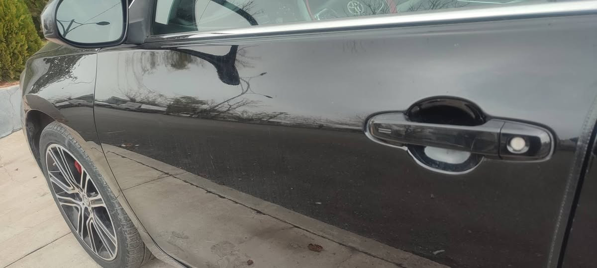 کامری ئەمریکی ڕەشی قەتران تەنها بۆنیتی بۆیاخە 99000mile ڕۆشتووە مواسەفات Se+ واتە بەصمةية و بةصمةي دةرگا وسلاید و دەبڵ صالنصاية و شاشە گەورە و 3 گێڕ و زۆر مواصەفاتی تر  سەیارەکە جوان و خاوێن ماوەتەوە بە ناوی خۆمەوەیە سەنەوی تا نزیکی 2028 تازەیە. شوێن سلێمانی
*********** السليمانية, العراق
