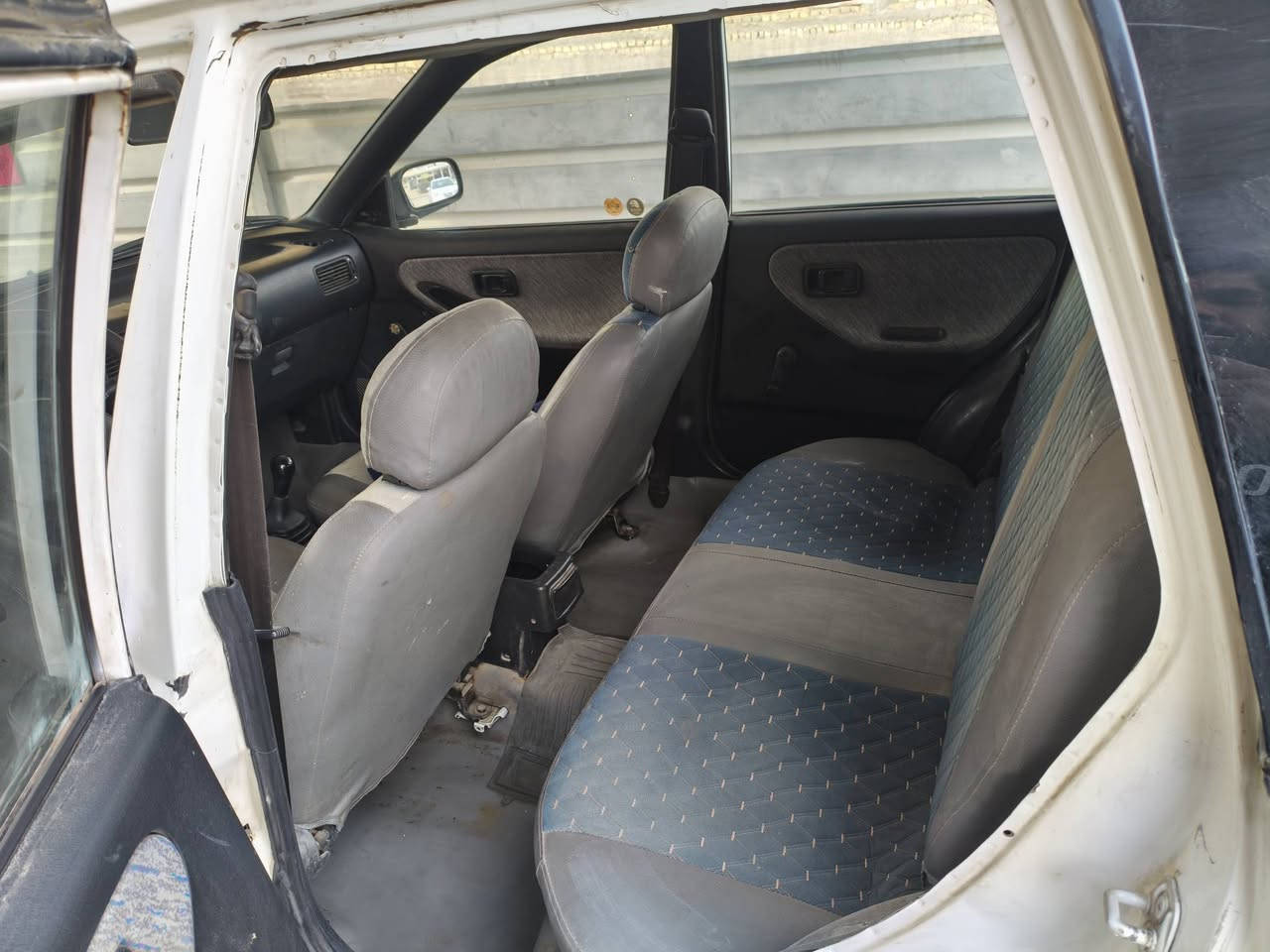 السلام عليكم نيسان سني ستيشن ياباني اصل موديل 97 رقم بغداد نكليزي بأسمي سنوية وهزه جديده مكينه وكير وتخم تاير جاهزه ملاحظة السياره كير عادي السعر 45 مكانها بغداد التاجي سبع البور للاتصال ***********
