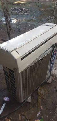 سبلت للبيع بواري مابيه سعر ٣٠٠نضيف ٠٧٧١٣٠٣٠٨٠٤