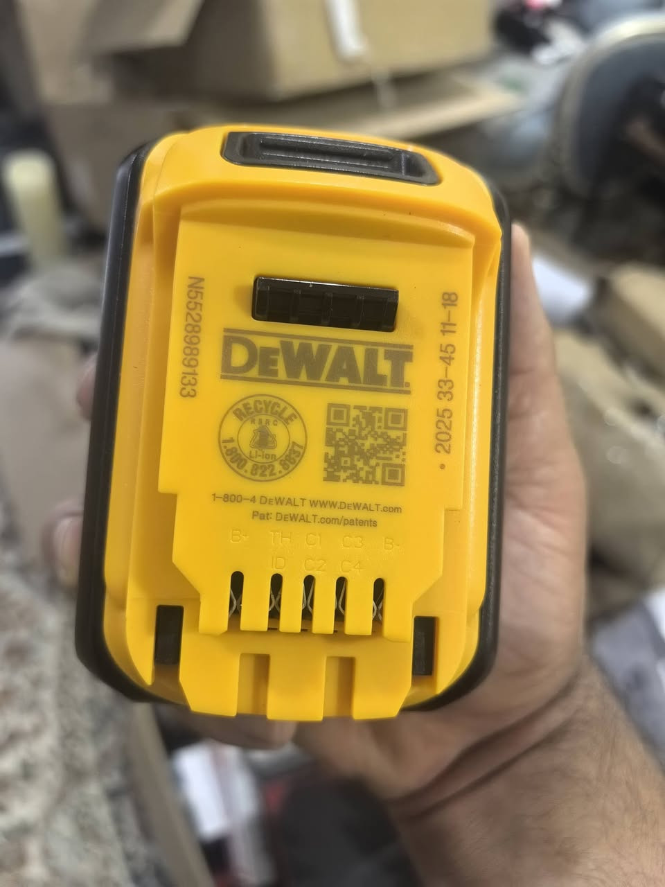 بطارية اصلية ديولت الحجم الكبير
قطعتين ب150 ألف


**إذا كنت صاحب هذا الإعلان وتريد حذفه لأي سبب، رجاءا أرسل رسالة إلى الدعم الفني**