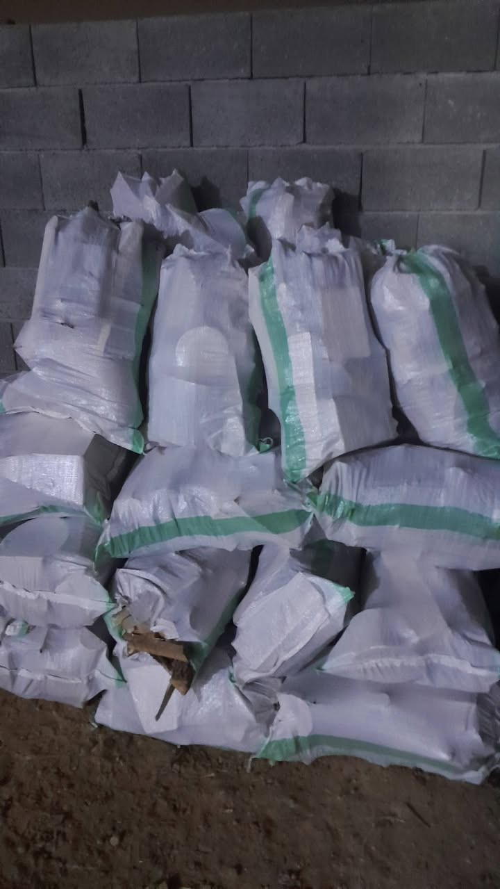 بسم الله الرحمن الرحيم
يوجد لدينا  حطب سعر  جيس 6000 
العنوان سوق حقلانيه رجاءاً تصال علا رقم الهاتف ***********
