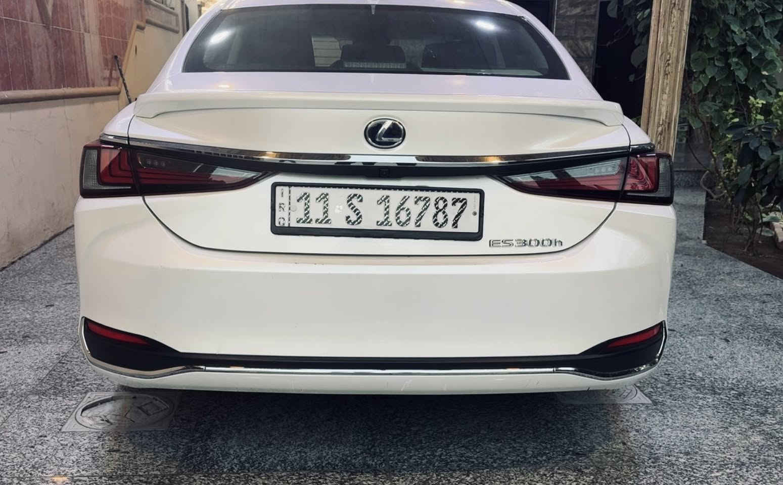 السلام عليكم 
لكزس Es300h هايبرد
موديل 2022
ماشيه 56000 mi
السعر 255 
حادث بنيد مبدل نفس اللون ونص جاملغ صبغ 
وجاملغ خلفي بارد
بدون ايرباك 
مقاعد جلد 
فتحة سقف 
دخول بصمه جميع الأبواب 
رادار امامي خلفي
نقطة عمياء 
مقاعد كهرباء 
58ACA1C11NU024378
للاستفسار اكثر 
***********
