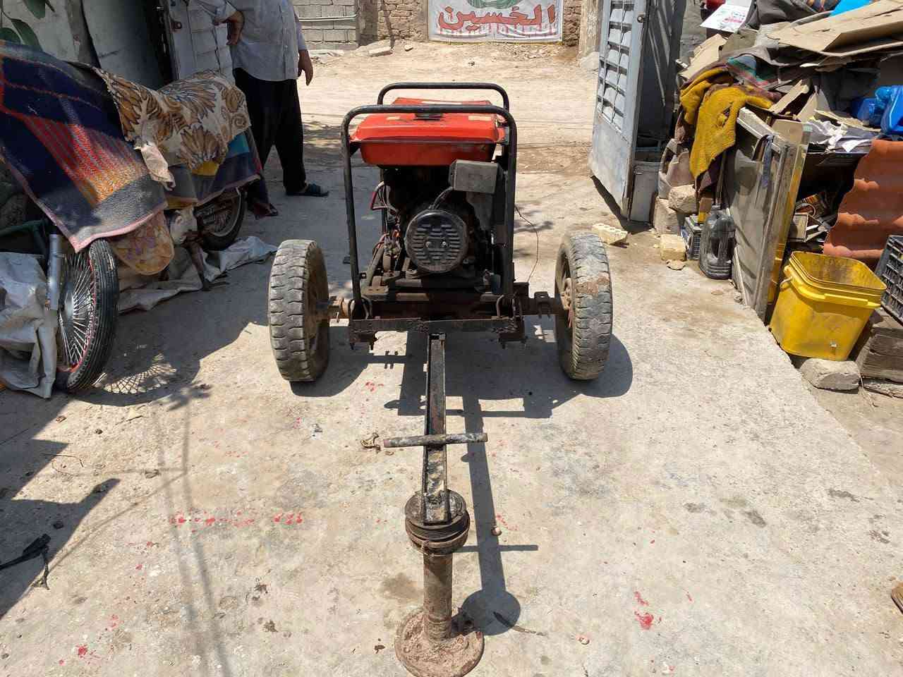 مولدة للبيع شركة الوادي محرك KAMA
مستخدمه قليل جدآ مال حداد وتركت الحداده مثل مشوفون الصور شادها بعربانه

مواصفاتها 220 فولت

تنطي 23 أمبير تجي تفحص تلحم لحيم او تشغل عليها اي شي بالك يلا تاخذها
ملاحظة /طريقة تشغليها سلف ويدوي عوزها بس باتري

السعر 500 وبيها مجال قليل

للتواصل خاص او الاتصال

***********
