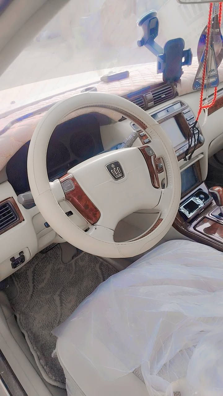 سلام عليكم ملكه البيع كفاله من كلشي اله كصه قماره فقط فقط 4دكم كرستال اصل محرك ديفور  تحويرت نجف رقم نكليزي بصره مشروع وطني  وين ماتريد احولك سنويه  مكان النجف  السعر 125 وبيهه مجال رقم لستفسار ***********
