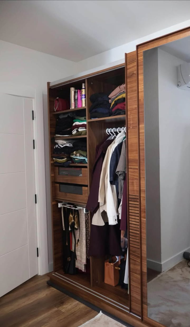 Kantoreki full quality homestyle
Kantoraka 6 manga krawa, taza tazaya. Bas wara sayri ka. 
1500 dollar pe drawa ba 700 dollar


**إذا كنت صاحب هذا الإعلان وتريد حذفه لأي سبب، رجاءا أرسل رسالة إلى الدعم الفني**