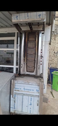 أغراض مطعم للبيع شوايه شاورمه 2 +حمايه طعام 4 بلنكات + سنك + طباخ 4 عي...