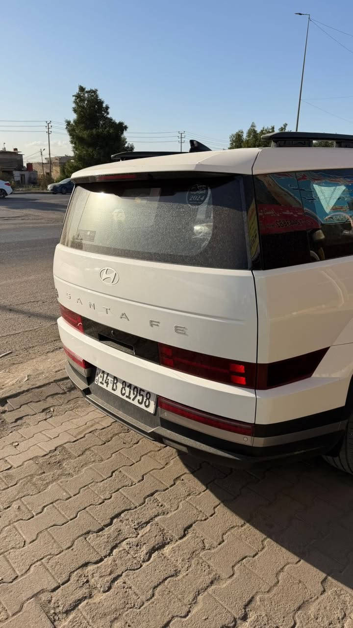 سلام عليكم هونداي سنتافي موديل 24 سياره اخت زيرو ماشيه ٣٤ الف 
رقم بصره دولي 
سياره بيها بيبان ثنين صفحه سايق بارد خفيفف من اثر باب مال بيت 

السعر 240 
رقمي *********** 
مكاني بصره البهادريه

