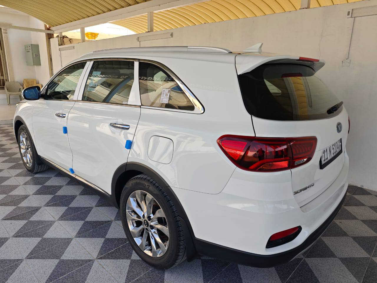 كيا سورنتو 2020 كفاله عامة  بسمنا بوضع الشركه 
ماشية 84 فول مواصفات ماعدة الفور ويل 
5 بصمات واشاير ترحيب 
بانوراما 
كشنات كهرباء 
شاشة كبيرة تحكم ستيرن 
4انضمه قيادة 
7 راكب + 3 قطع تبريد 
بردات خلفية بلادي 
لايت عدسات زنون بلادي 
صندوك كهرباء 
صاج ملكي 
تايرات الشركه جواها واني بدلت زوج منهن سبير منازل 
السعر 270 وبي مجال 
مكاني بغداد التاجي 
***********
