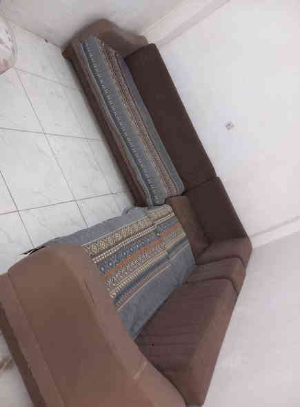 ديوان تركي سرير ومخزن ٨ مقاعد مابي اي عيب نضيفه فول للبيع اي استفسار اتصل *********** خناقين
