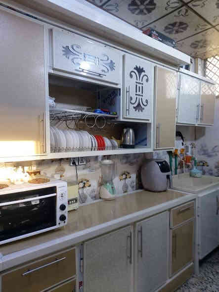 السلام عليكم كاونتر للبيع اخو الجديد زلغ مابي مثل ماموضح بالصور المكان البصره الجمعيات الشراي يتفضل خاص السعر ٥٠٠
