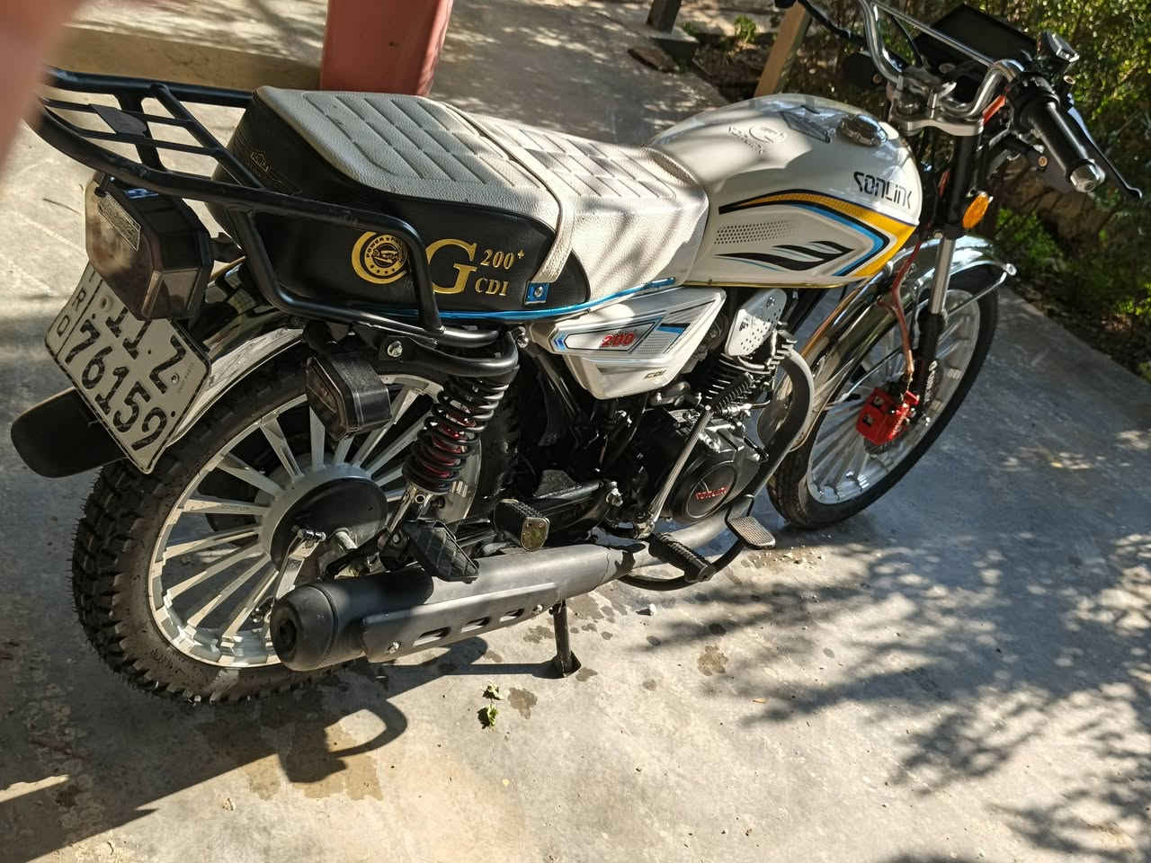 السلام عليكم دراجه سولنك موديل 2025مكينه 200 
مرقم بغداد دراجه مابيهة  نقص  ماشيه 6 الاف تحويل ثاني يوم السعر مليونين و150 الف و بيهة مجال متواجد
 زعفرانيه وتقاطع النهروان 
***********
