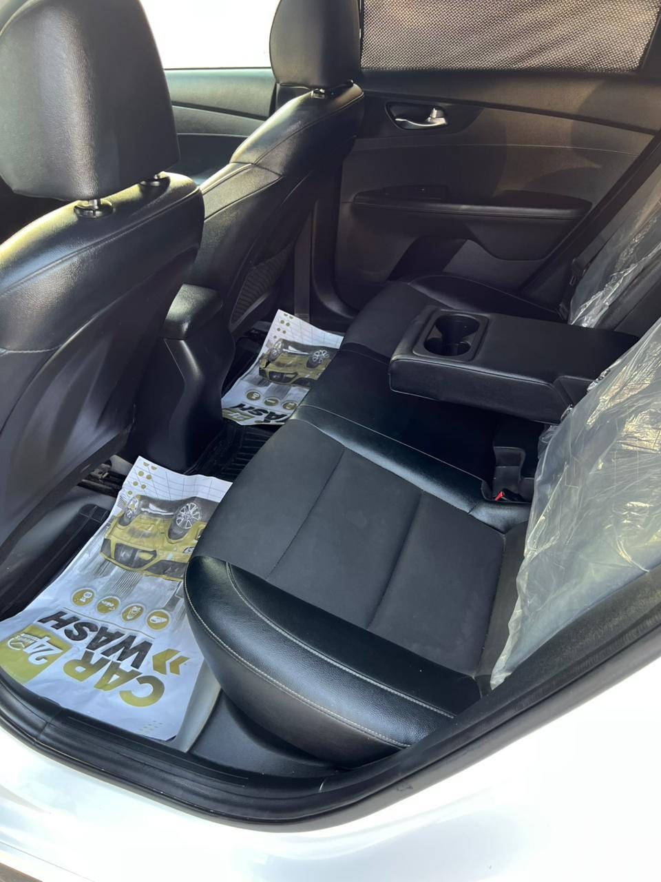 السلام عليكم
كيا فورتي مديل 2020  جي تي لاين 
فول 1/1 وارد امريكي تقرير مياه امطار 
تعمل وتسير داخله تشتغل محرك 
2000 دوش ماشيه 66mi حقيقي
رقم بصرة معوقين سنة وتصير حرة
مواصفاته  بصمة حساسات خلفيه امامية ورادارات كشنات جلد شاشة ابل كار بلي
فتحة سقف تحديد مسار كامرة خلفيه  
لايت عدسة زنون شحن لاسلكي السياره جاهزه من كلشي
للاستفسار ***********
