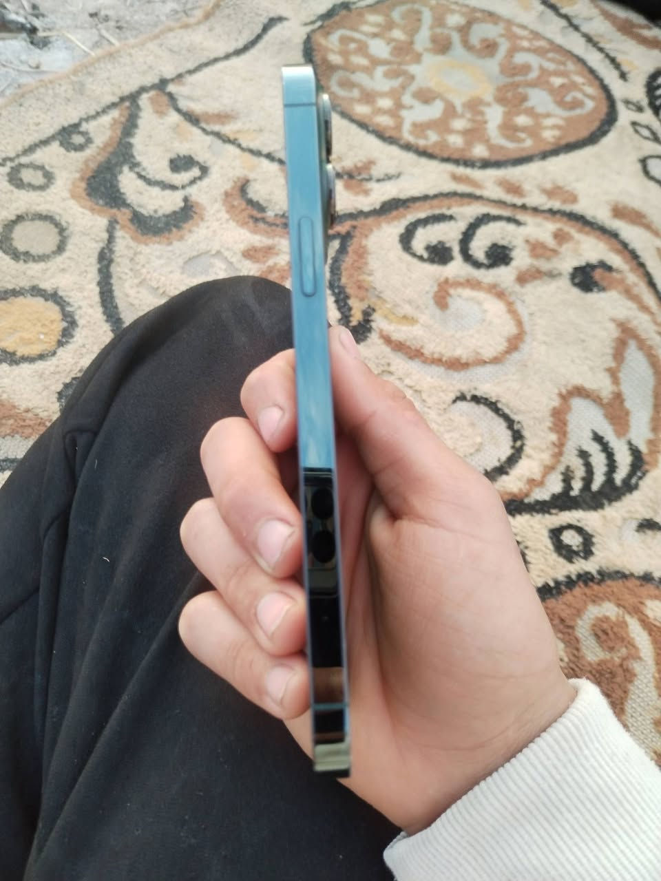 سلام عليكم جهاز ايفون 13مراوس او بي الجهاز نضيف بطاريته 83كفاله عامه لا مفتوح ولا داخل صيانه ابد  الشراي يتصل ***********
