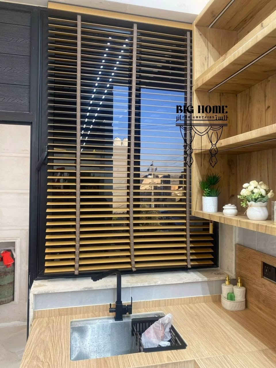 Big home لـلــسـتـائـر 🧵🪡
✨لأن الذوق يبدأ من تفاصيل المكان…
نقدم لكم أجمل تصاميم الستائر العصرية والكلاسيكية، بخامات فاخرة وجودة عالية تناسب كل الأذواق.
لمسة أناقة تغيّر شكل بيتك وتكمل جماله✨

📌جميع انواع الاقمشه والتول 
📌ستائر الويفي والمودرن والكلاسك 
📌ستائر البلاك اوت 
📌ستائر بديل الخشب 
📌ستائر كهربائيه 
📌ستائر مكتبيه 
📌ستائر المنيوم 
📌وانواع الاكسسوارات والسكك 
كل ما عليك ان تتواصل والباقي علينه نجيك الباب بيتك 📏🚕

للتواصل مراسلة الصفحه ✉️
او الاتصال على الرقم 📞
***********✅
***********✅

📍العنوان:بغداد/الغدير/الشارع العام/قرب مطعم الاماكن

 اجود انواع الاقمشه التركيه 🇹🇷 #ستائر#تعتيم#زيبرا#ديكور# ستائرdk#شريطيه #خياطه#تركيب#سكك بانواعها#
