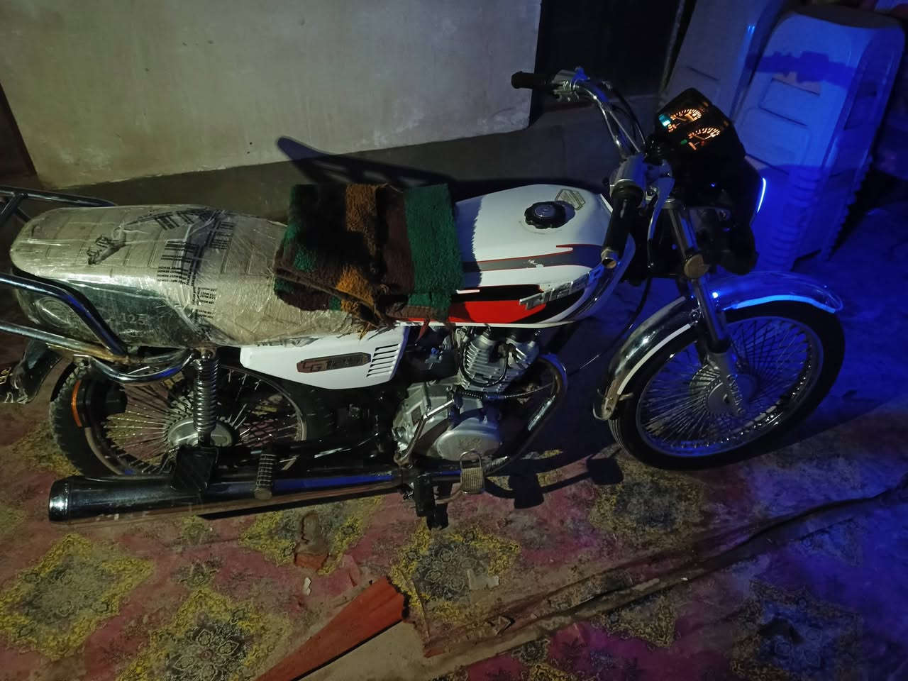 تايكر للبيع
مديل 20 اوراق اصولي مكينه مكفوله كفاله عامه مامفتوح اوراق اصولي كهربائيات كله شغاله لاتبخير لاتنقيص مال جناي السعر 380 مكانه حله جامعه بابل متواجد خاص الرقم ***********
