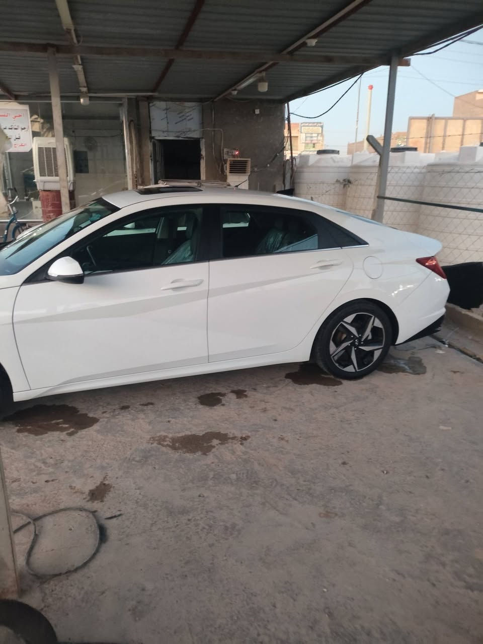 السلام عليكم سياره النترا موديل 23 هايبرد للبيع سياره حادثها شامله وربع البنيت بدون دوا صور الحادث موجوده وبيها سونار كامل سياره فول مواصفات رقم بابل باسمي تحويل ثاني سعر 150.      ***********

